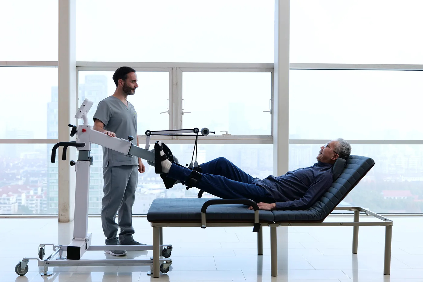 Rotory rehabilitacyjne na oddziałach rehabilitacji – dlaczego są tak popularne?